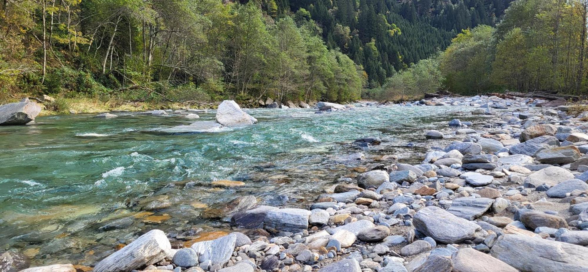 Apartamento Splendido Attico Per Chi Ama Escursioni Nella Natura Grono Exterior foto